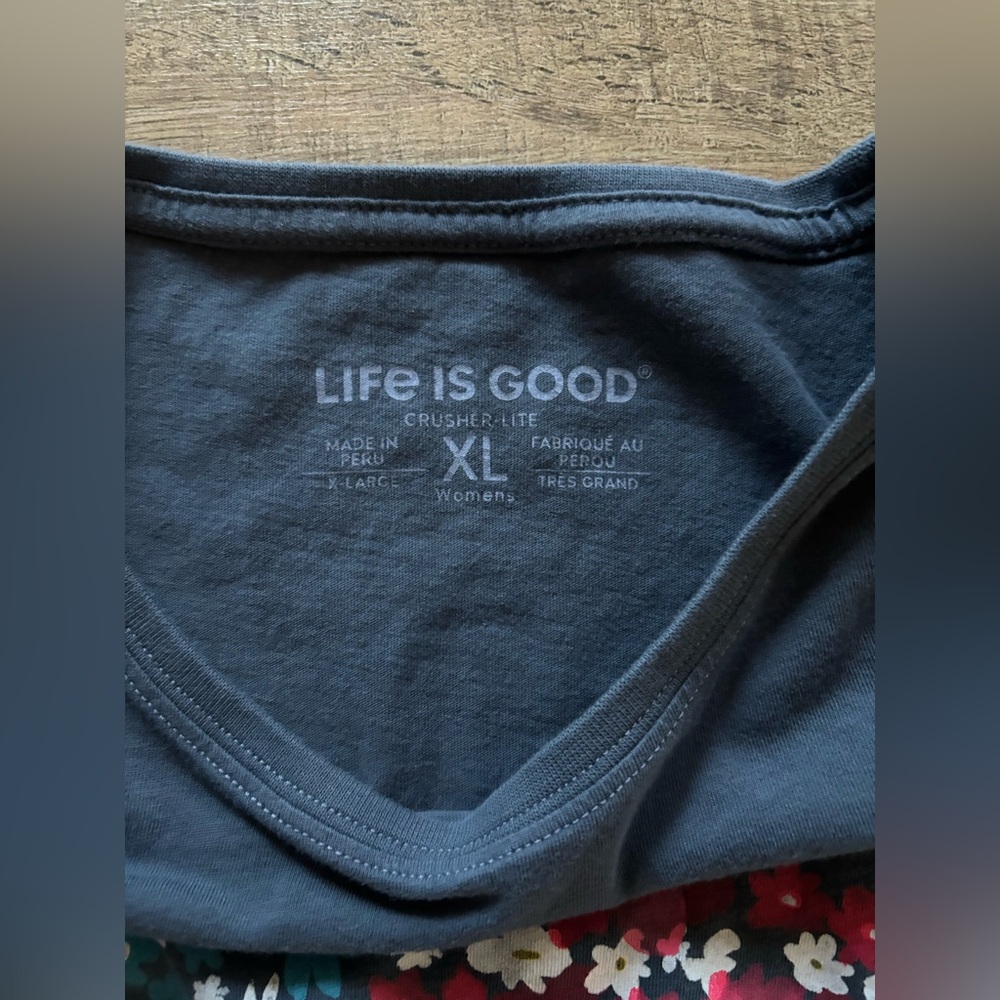 Life is good crusher-lite womens size XL blue count your blossoms v-neck t-shirt - Picture 6 of 8